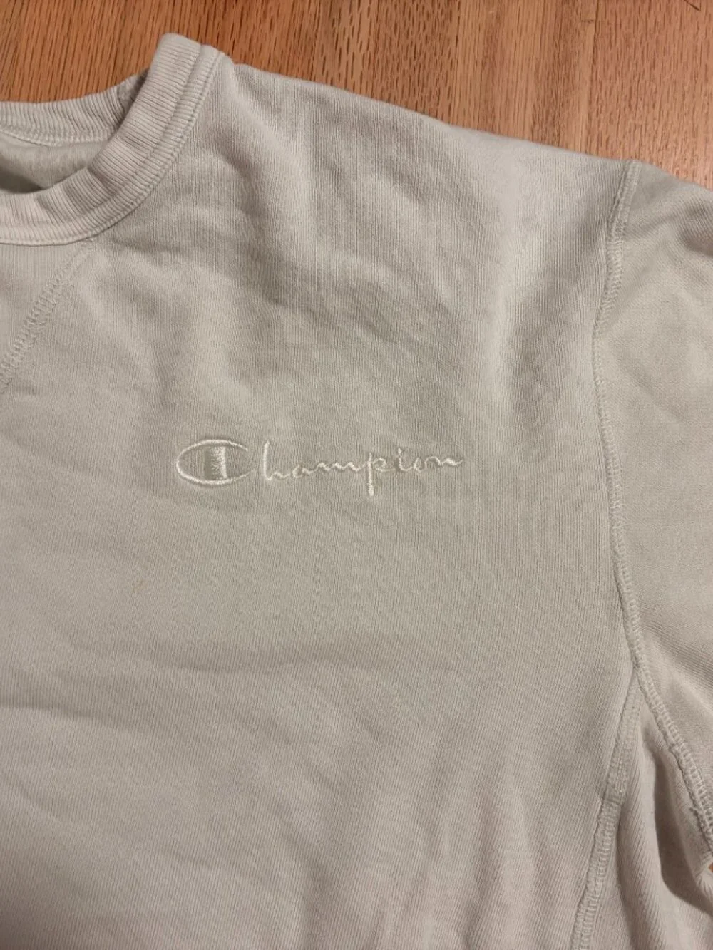 Champion Cream White Crewneck Sweatshirt Medium Script Embroidered Logo